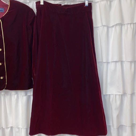 Maroon Jacket and Skirt Set - Picture 3 of 6